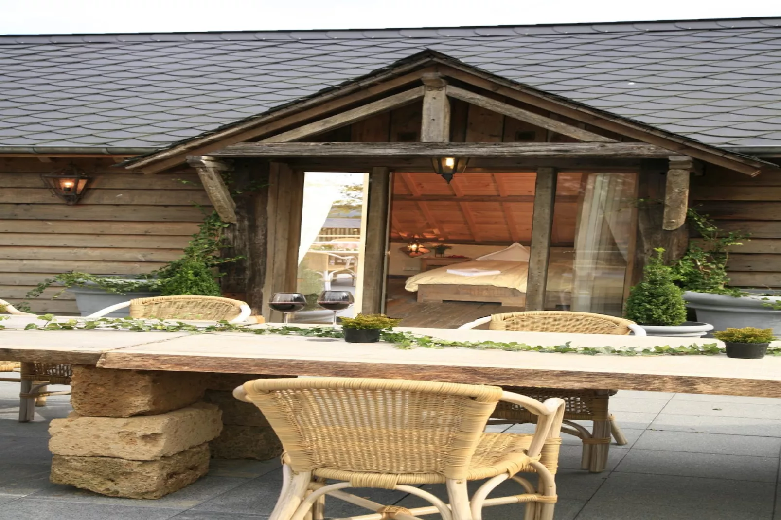 GÎTE CONTES DE SALME Lodge des Contes-Terrasse / balcon