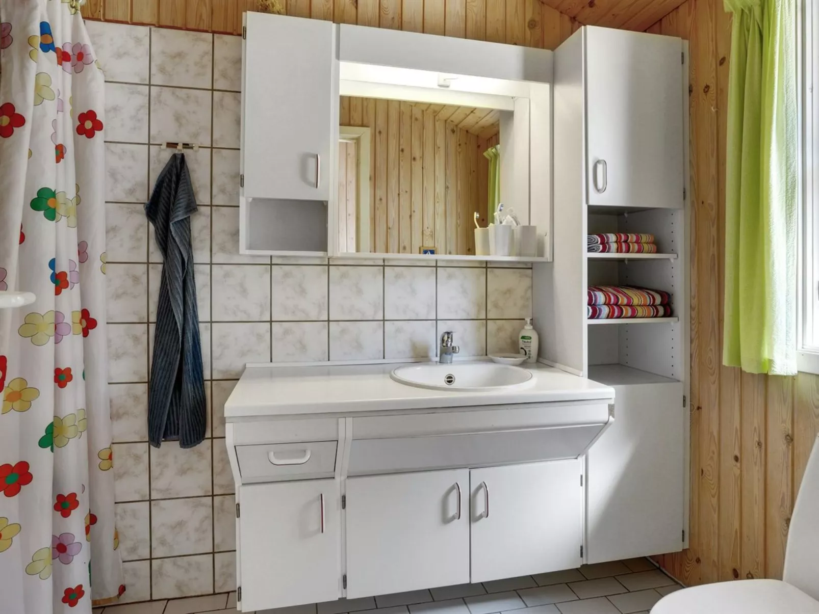 "Mea" -  from the sea-Dedans