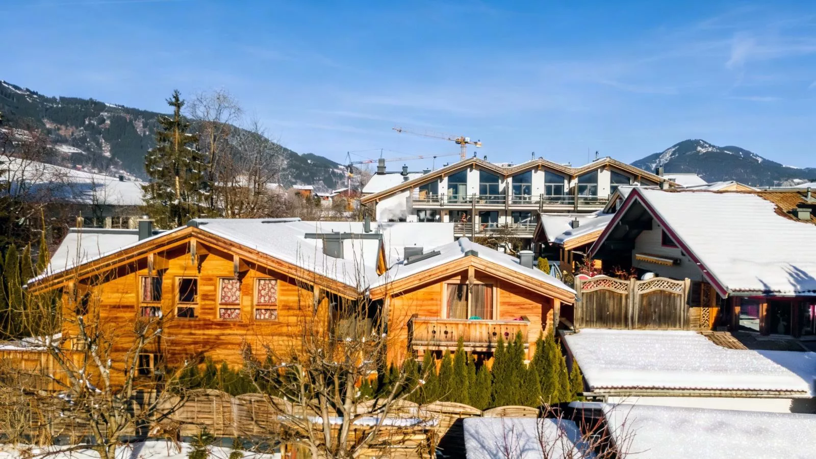 Adventure Lodge Kaprun-Exterior in winter