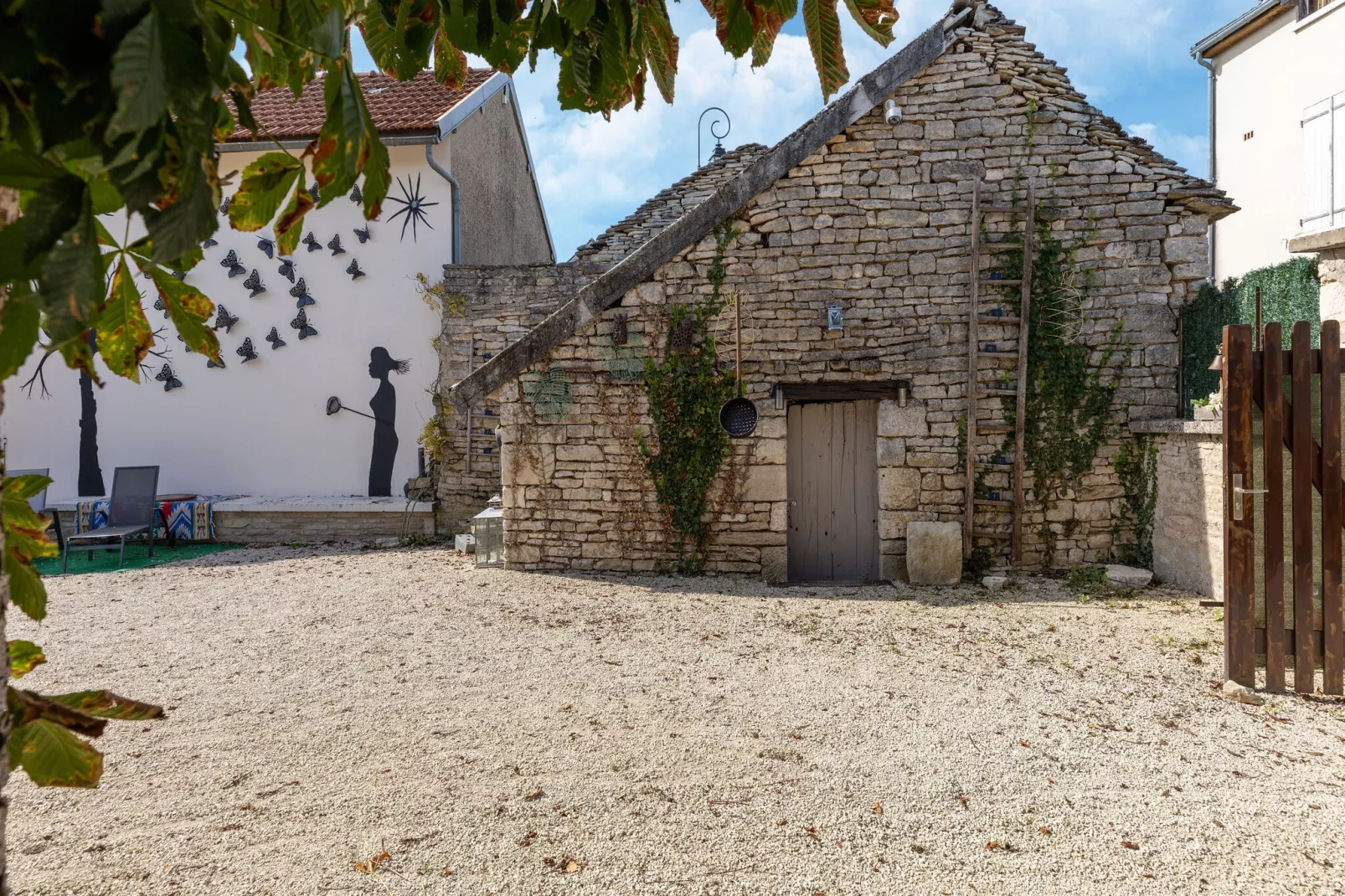 LE GITE DE MOLESME/PETIT-Außenbereich Sommer