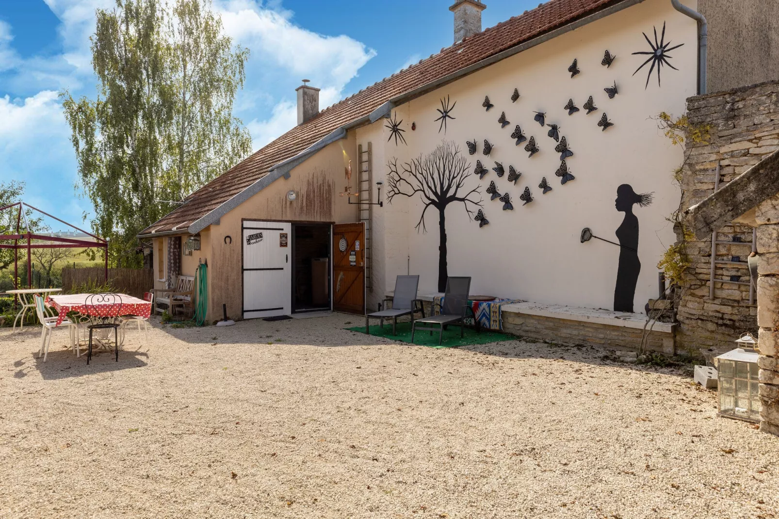 LE GITE DE MOLESME/PETIT-Terrassenbalkon