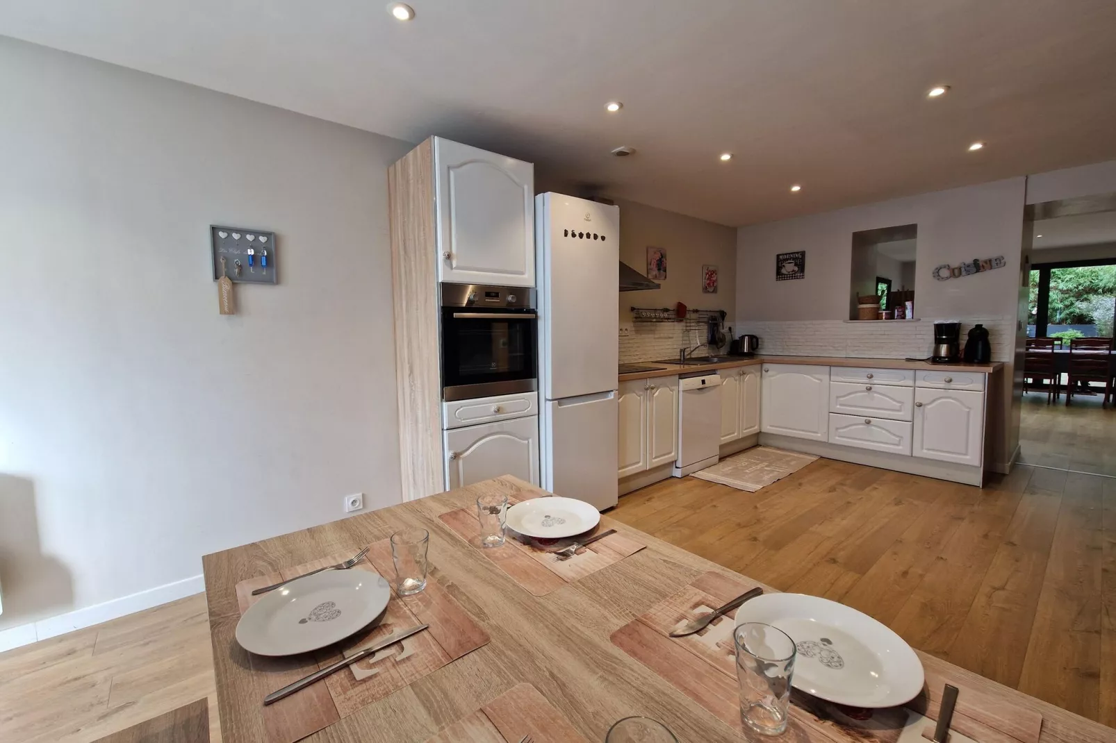 Charming Breton holiday home with premium comfort at the port of Légué Plérin-Kitchen