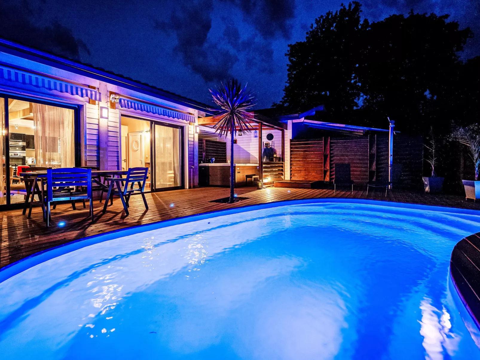 Villa Eden Bleu - Haus in Südlage mit beheiztem Pool und privatem Whirlpool - Outside