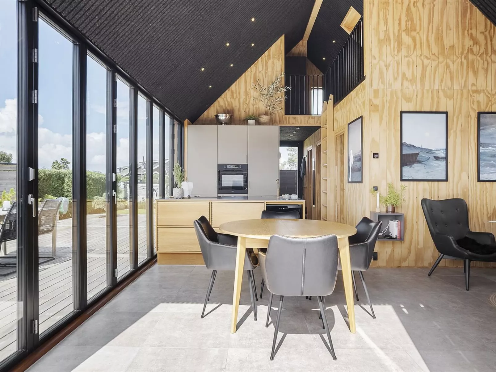 "Greta" - 125m from the sea