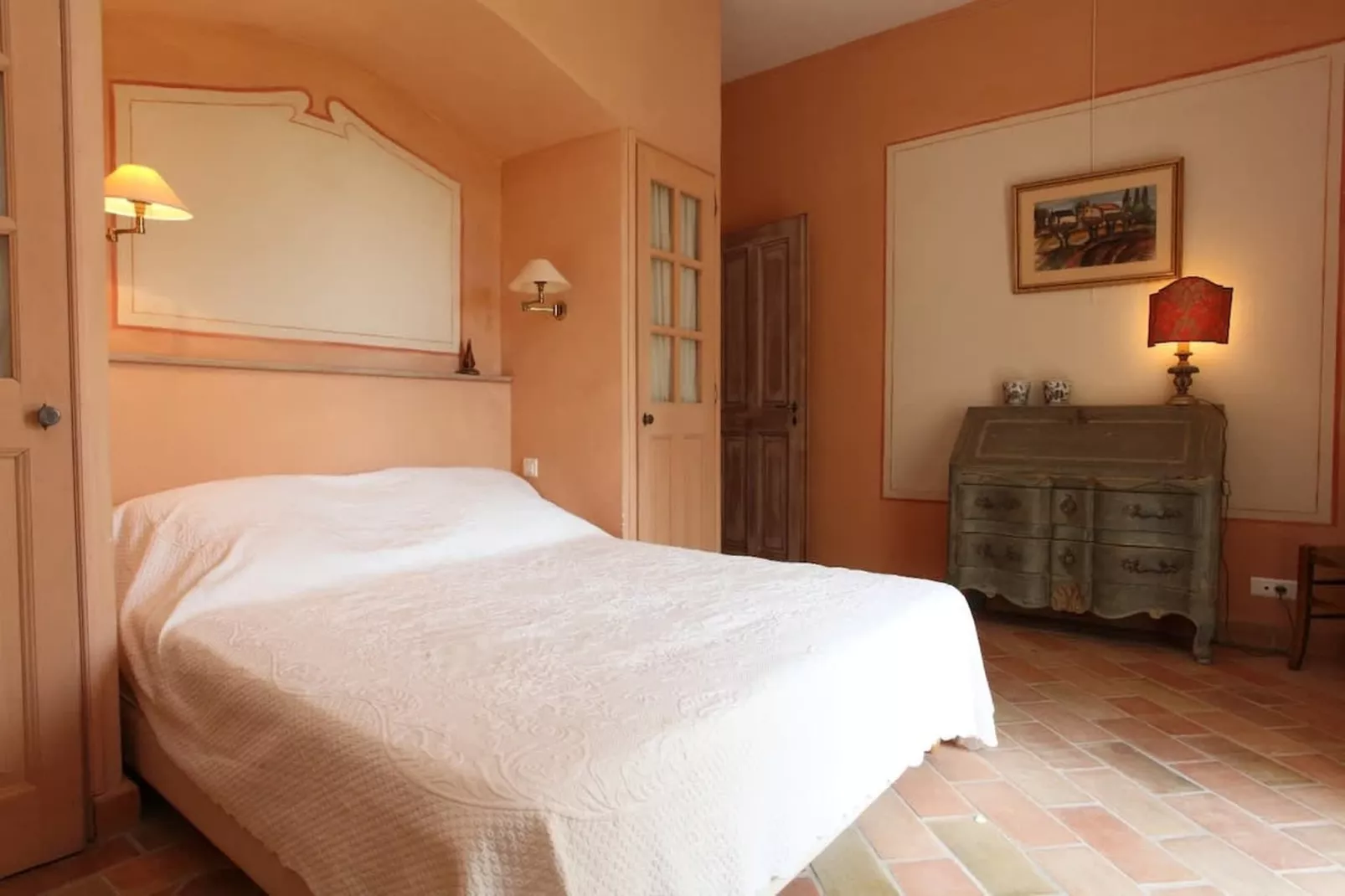 Bastide avec piscine 3 terrasses dans un écrin de verdure