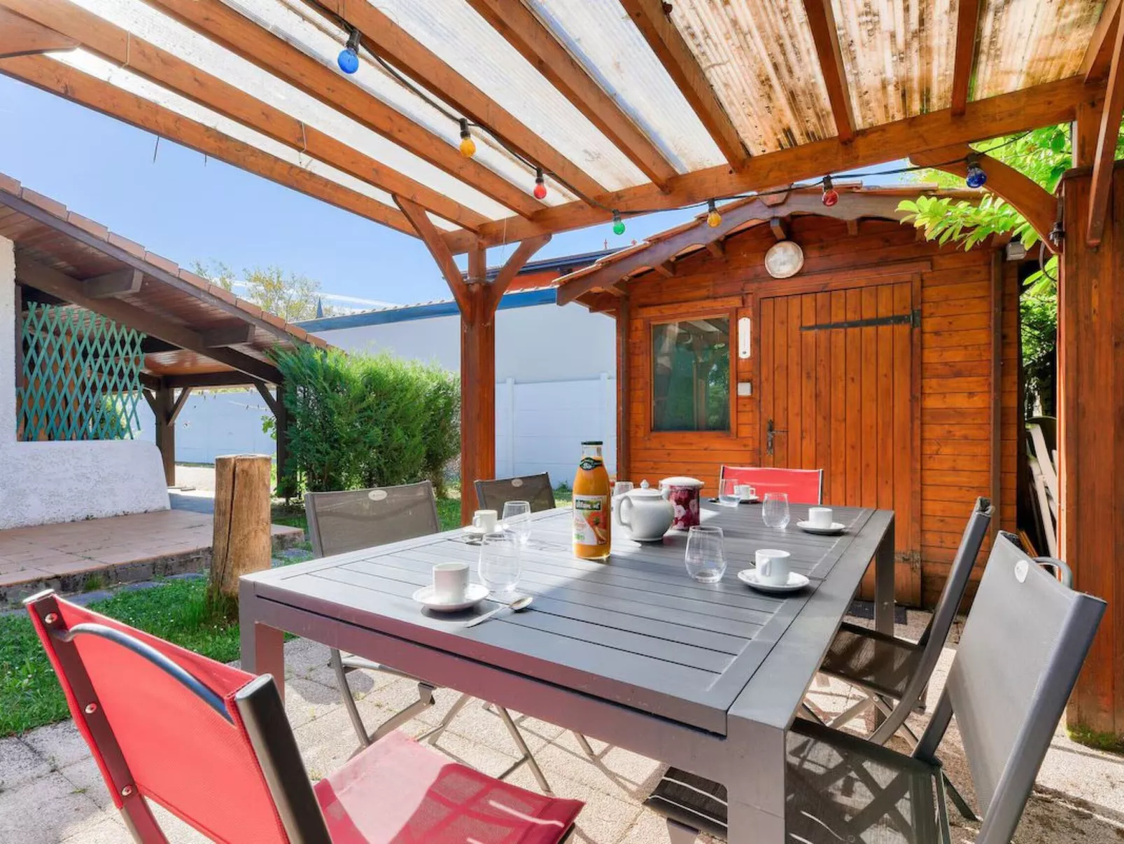 Swimmingpool - Strand - Geschäfte