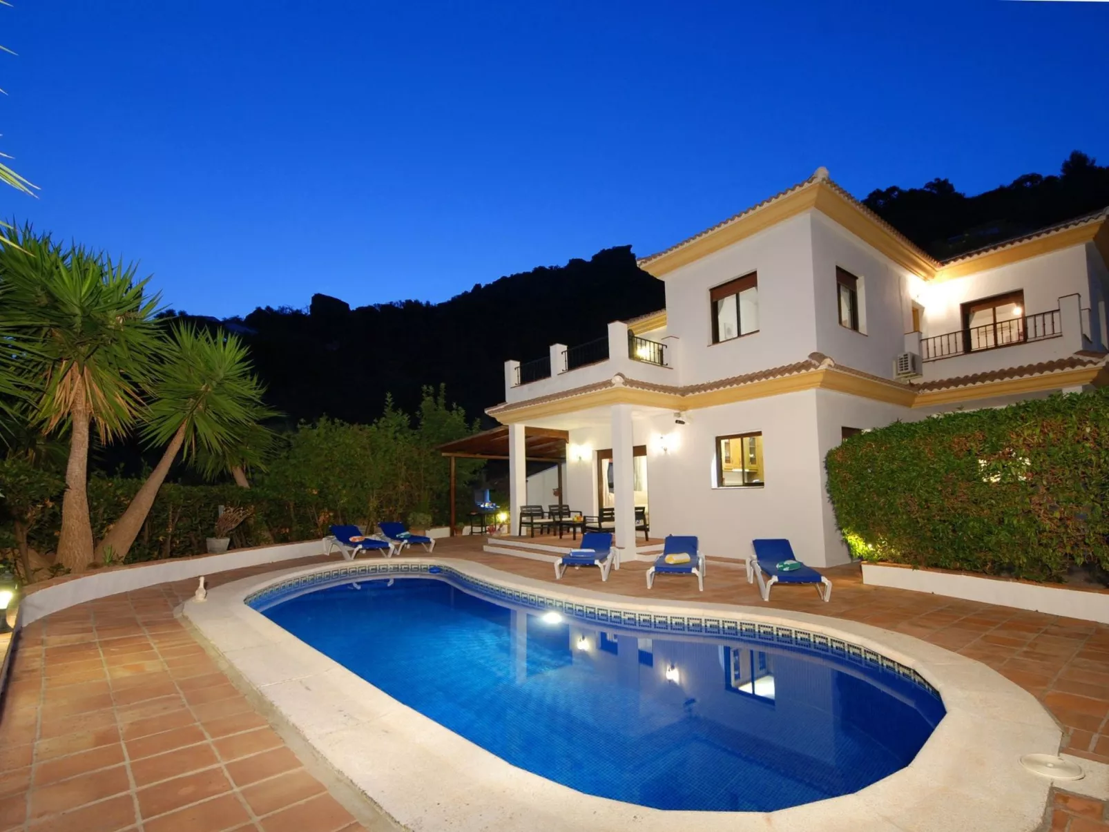 Villa Torcal 3, beheizter Pool, Wifi, Grill.