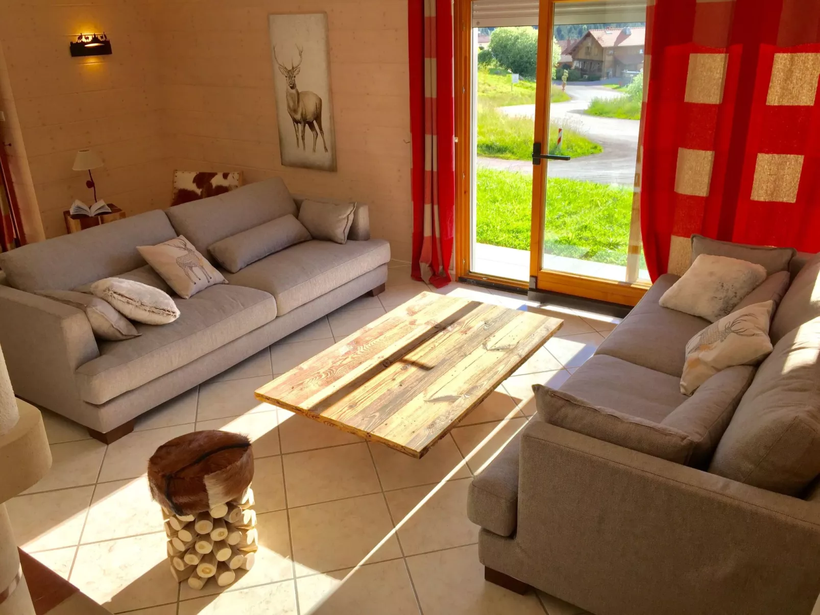 Chalet "Le Flocon Bleu" mit Blick auf das Wasser