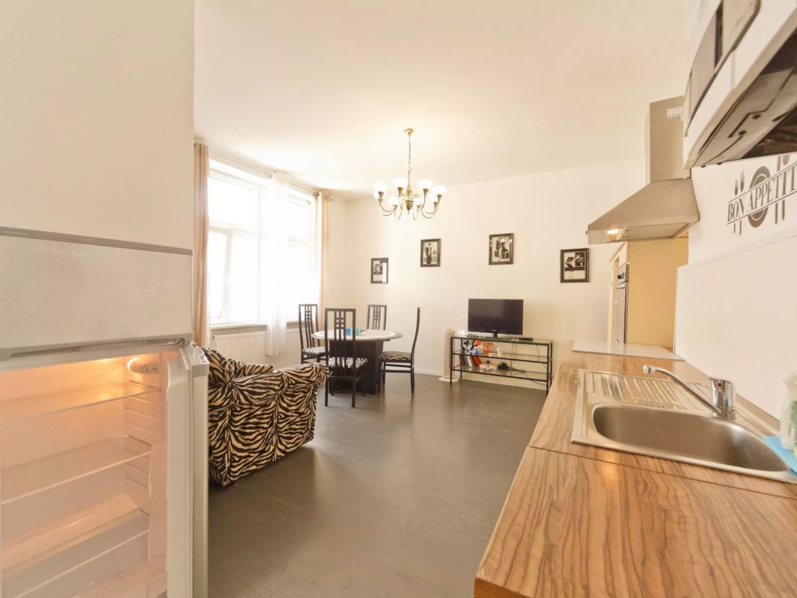 Große Ferienwohnung in Fünfhaus mit Garten