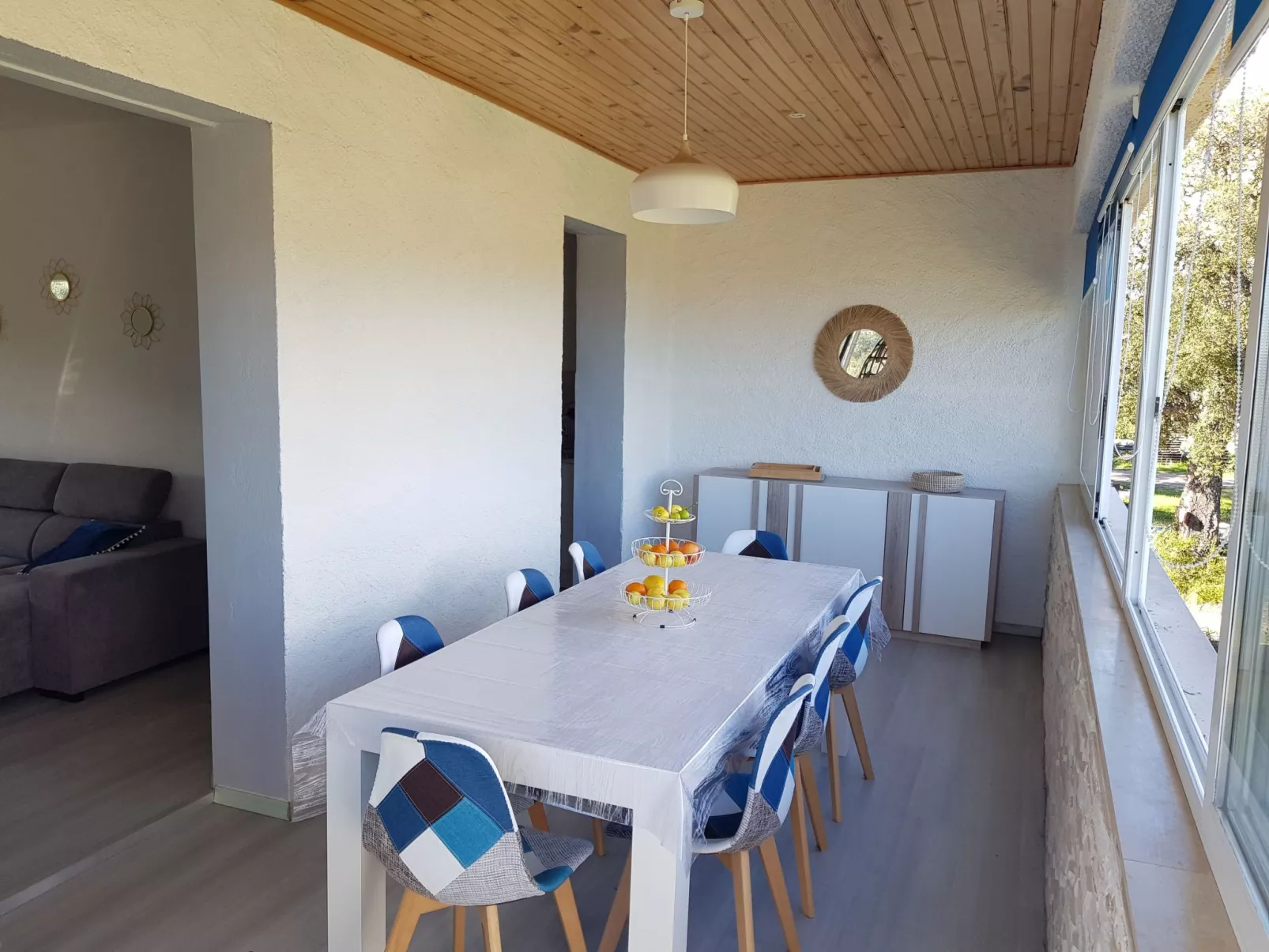 Ovu Wohnung mit beheiztem Pool und privatem Garten, 1 Minute vom Meer entfernt