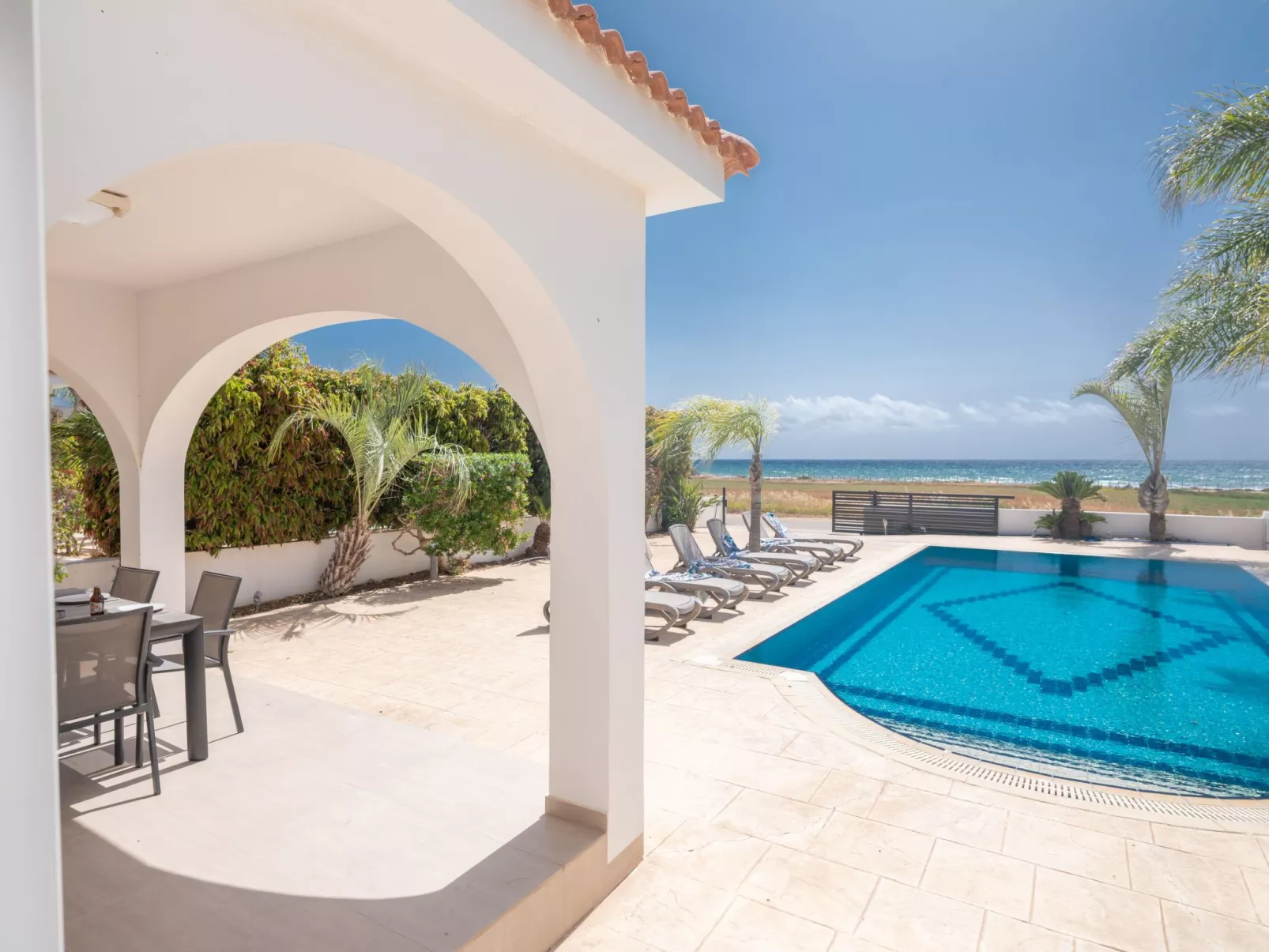 "Sunrise 11 Meeresfront"