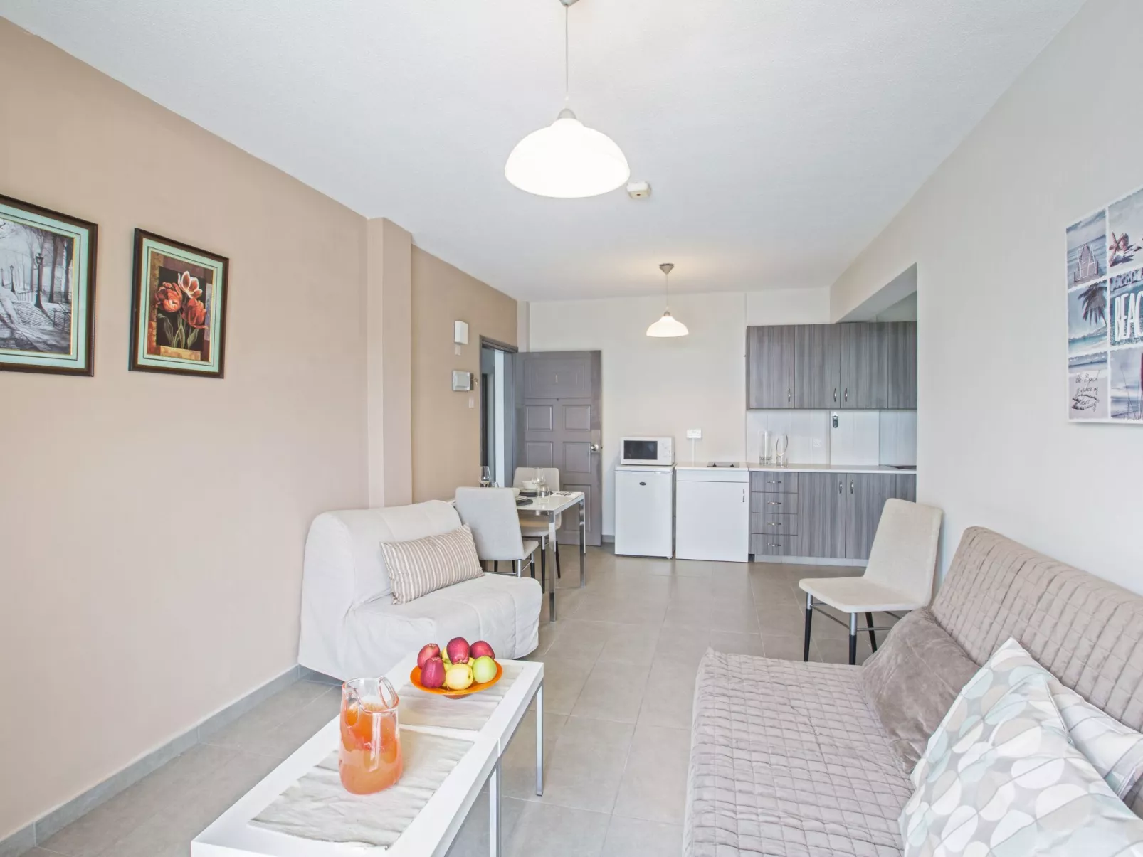 Helle Ferienwohnung mit Balkon