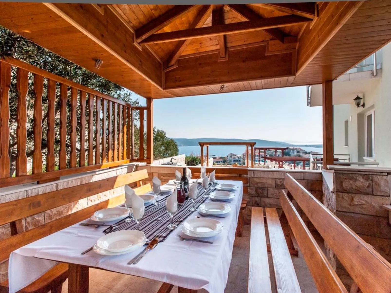 Villa "Villa Katy" mit Garten, Grill und Terrasse