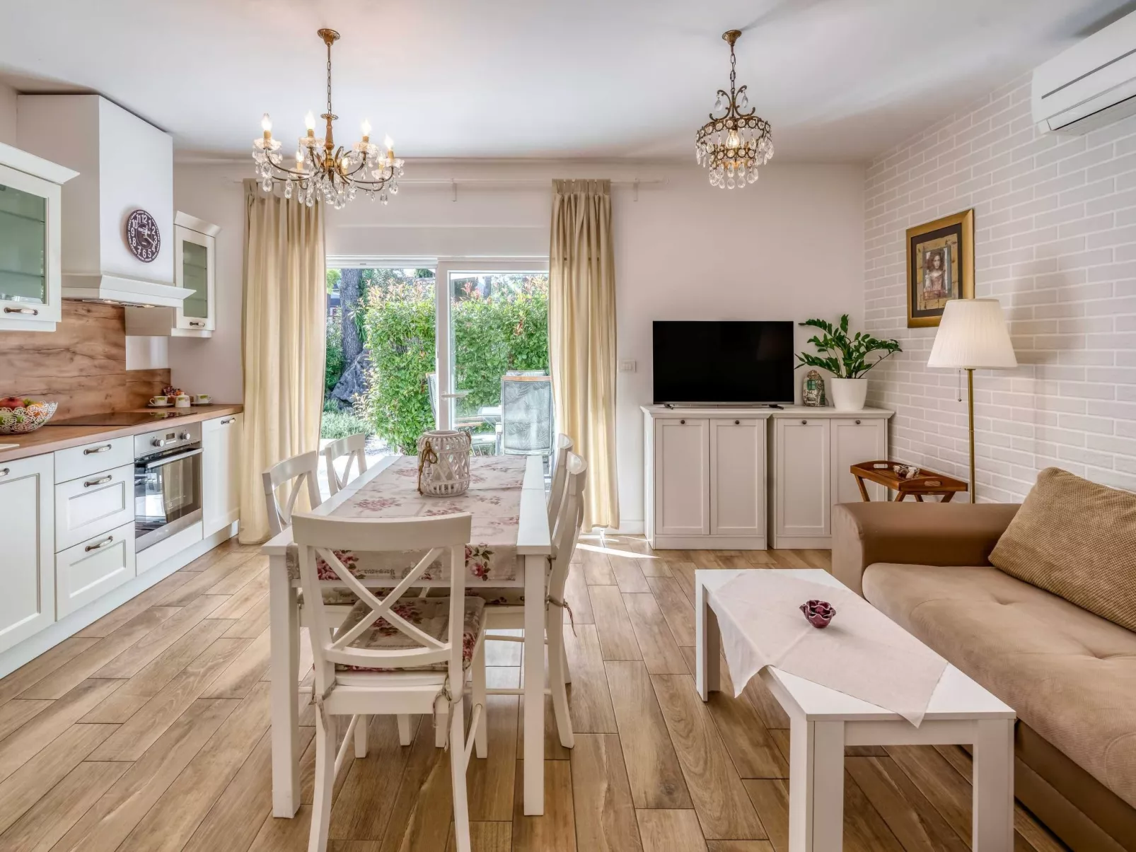 "Andrea" mit Whirlpool