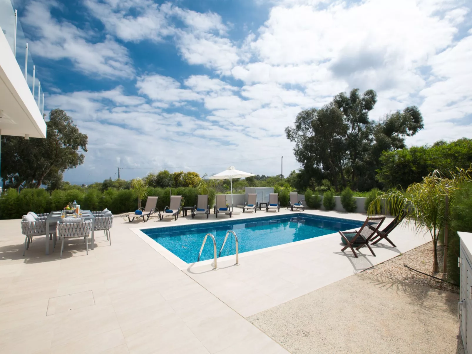 Schöne, topmoderne Ferienvilla auf Zypern