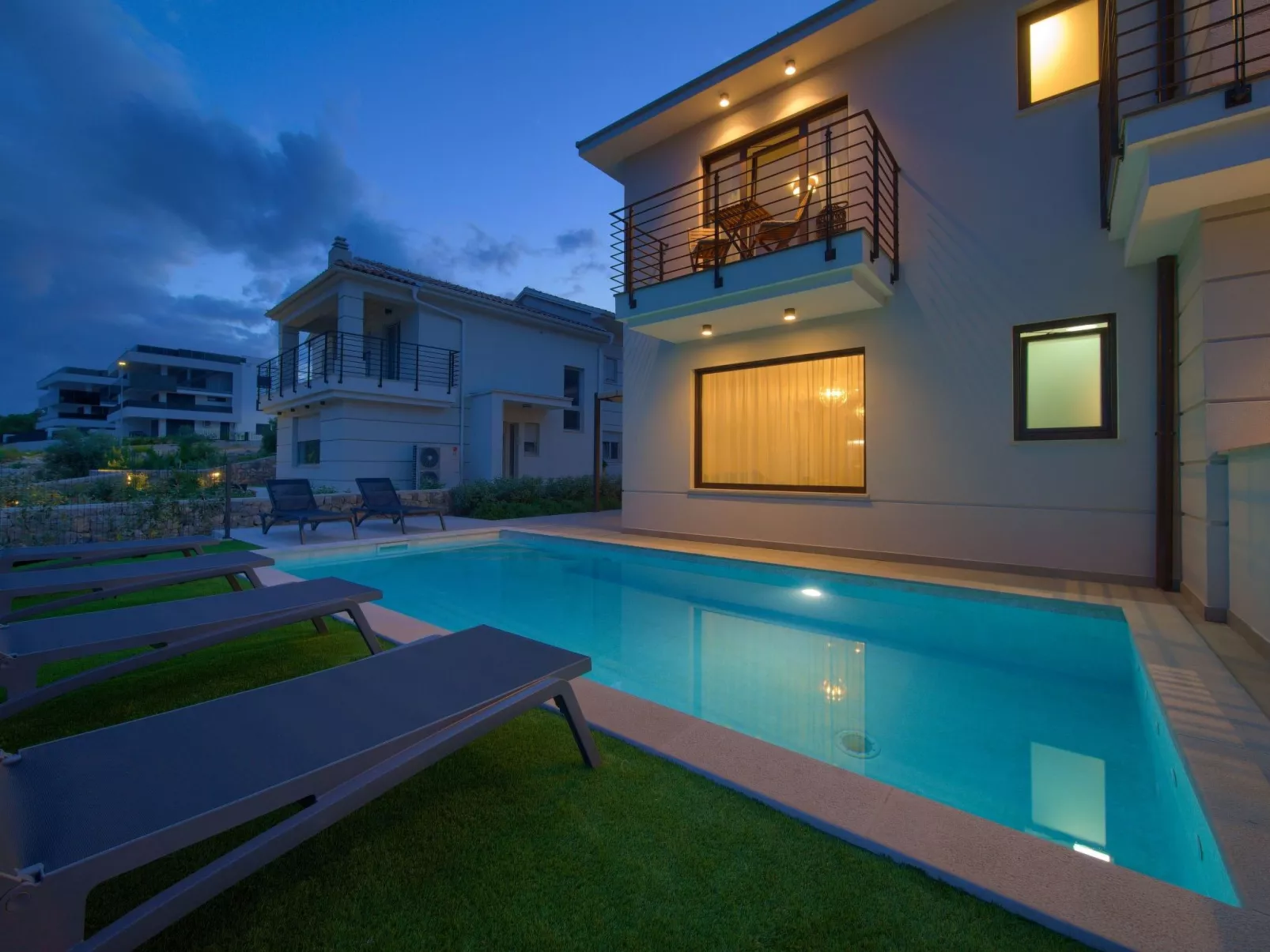 "Lana" mit Schwimmbad