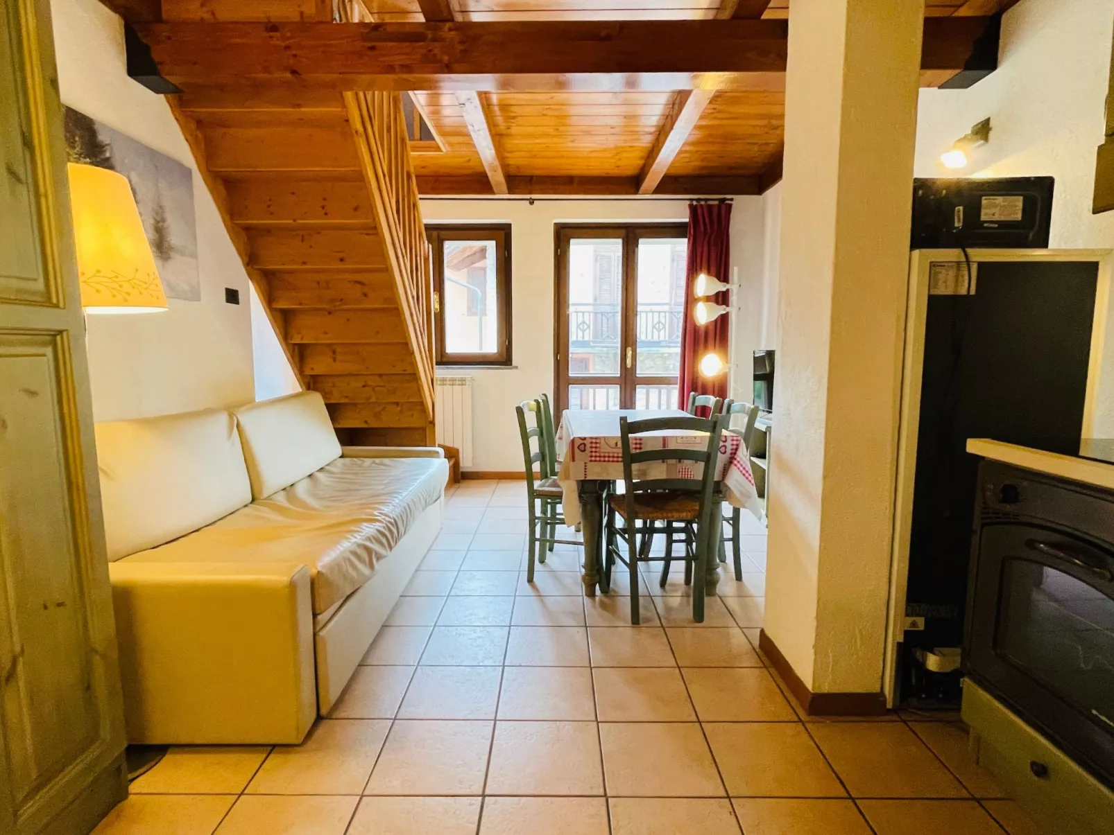 Zwei-Zimmer-Wohnung im Dachgeschoss 4 p. l. Villa Frejus