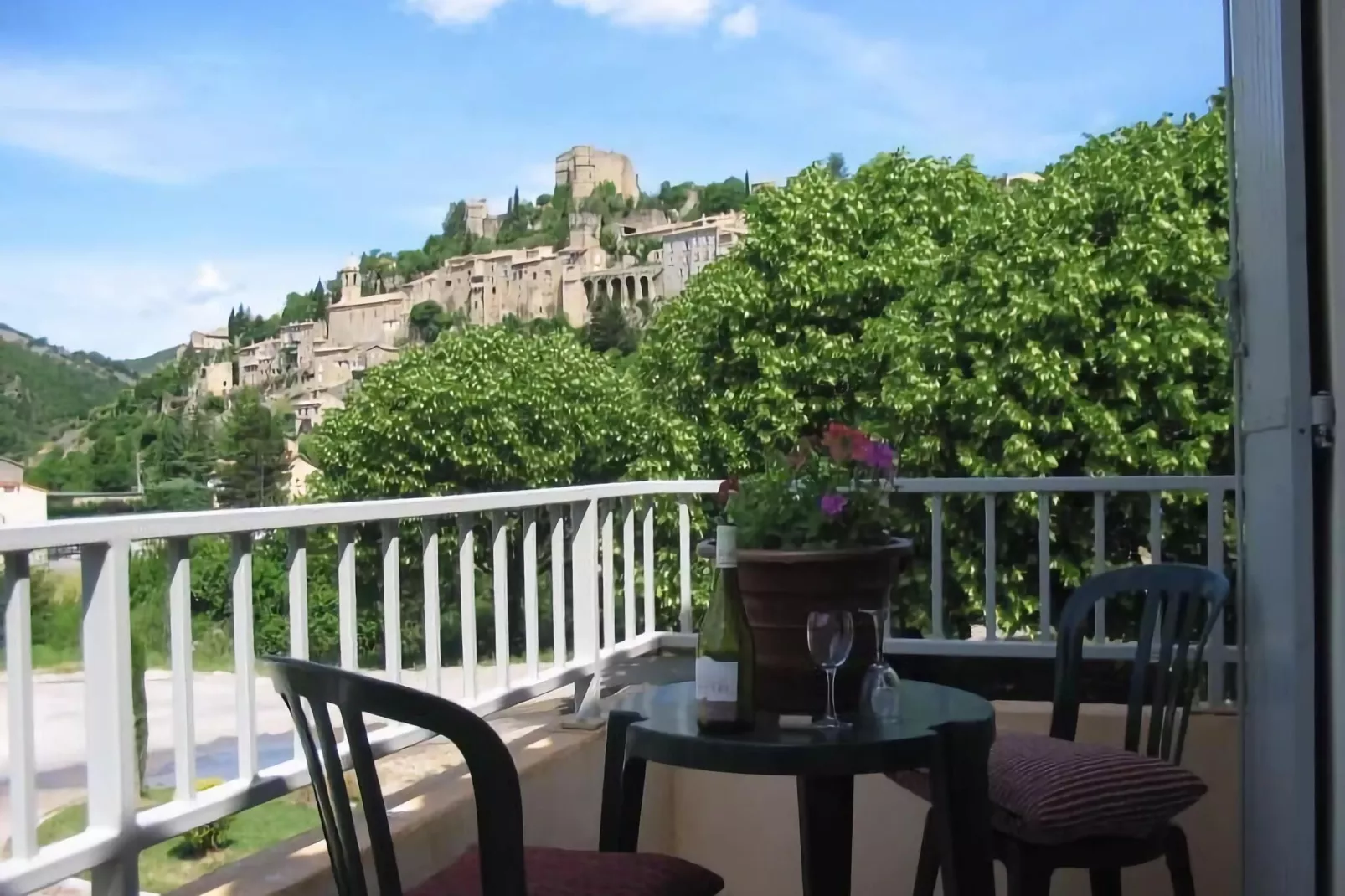 Résidence Les Sources - Montbrun-les-Bains // Apt T3 - 6 pers  3P6-Terrace balcony