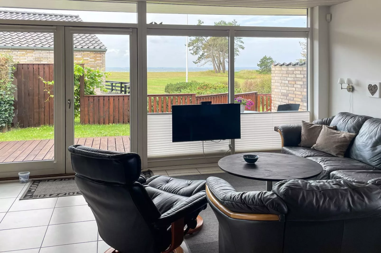 Seaside Bliss with Sauna - By Traum Ferienwohnungen-Water view