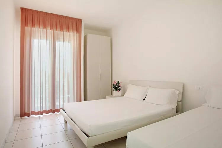 Residence Miriam Pietra Ligure - B5 SUP/B5S renoviert in 2014 - Bedroom