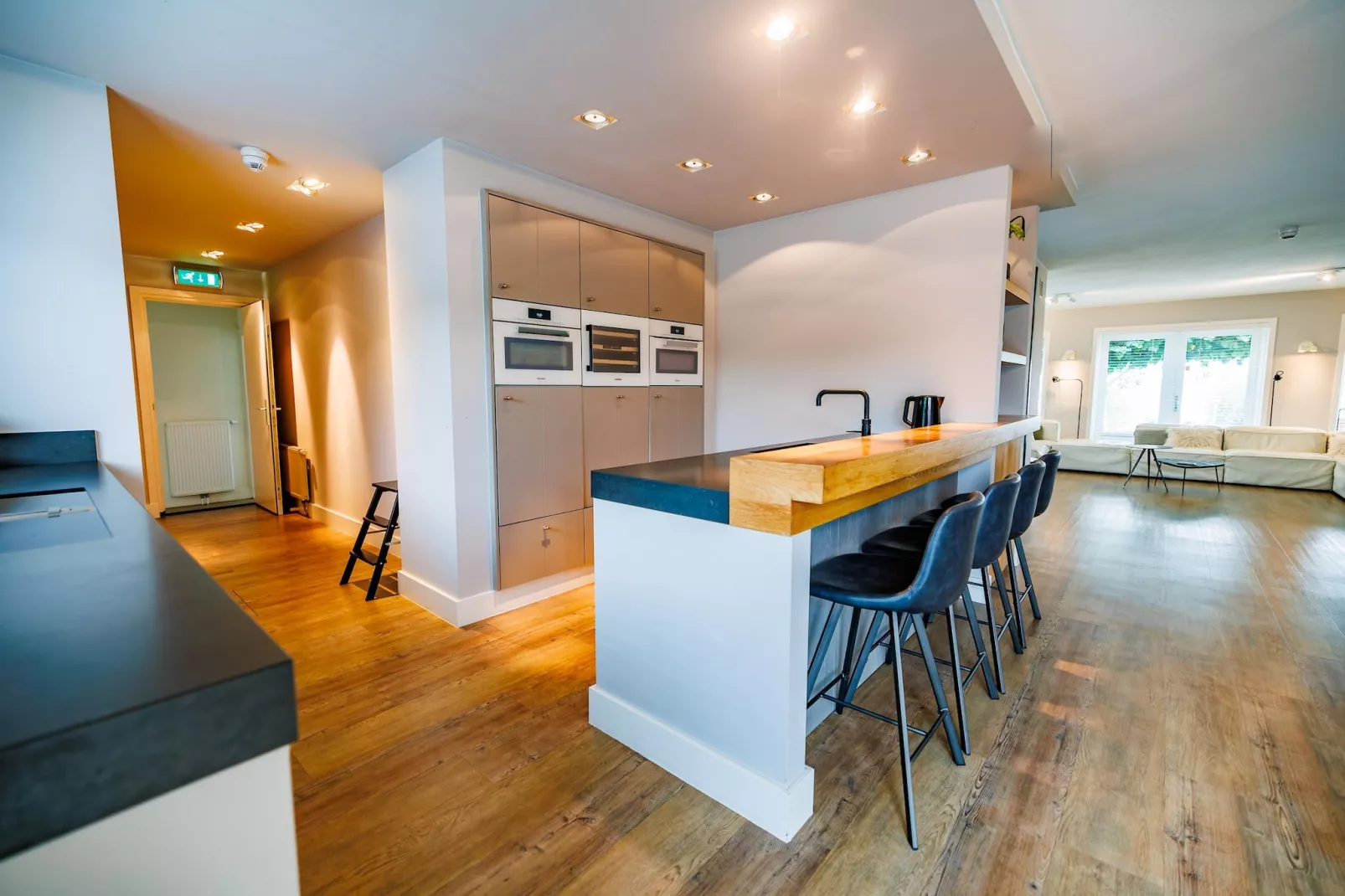 Vakantiepark Eiland van Maurik 4-Dining room