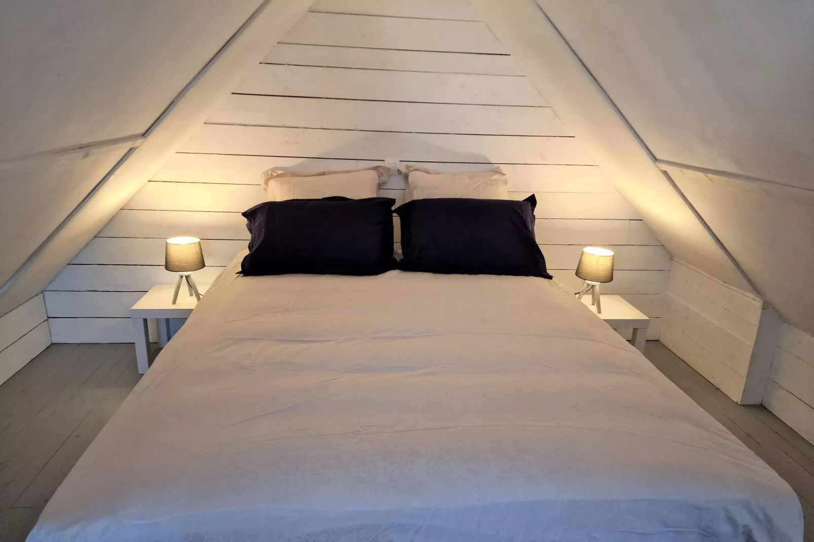 Holiday home with terrace and garden in Locquirec-Bedroom