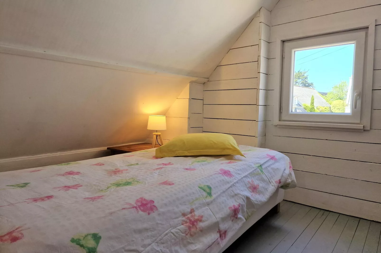 Holiday home with terrace and garden in Locquirec-Bedroom