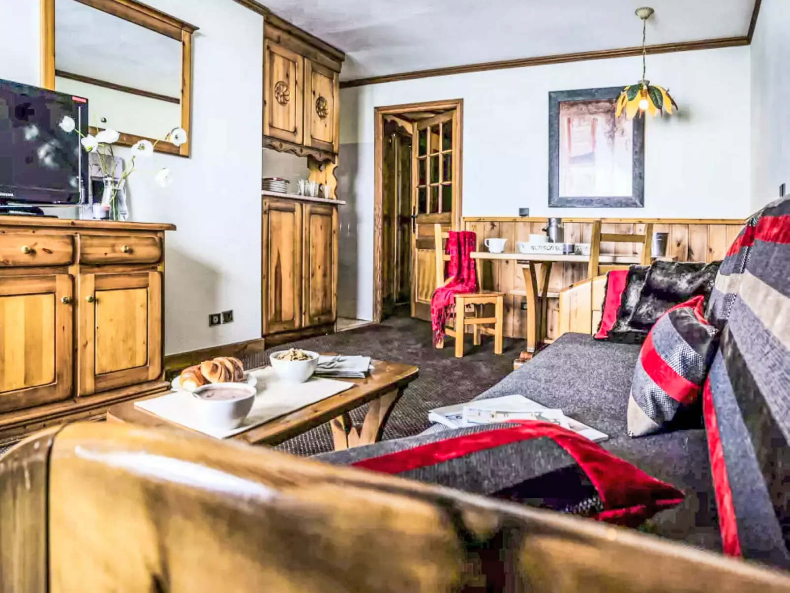 Village Montana-Inside