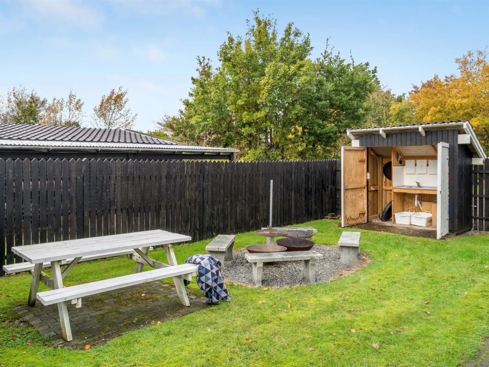 "Kalli" - 350m to the fjord-Draußen