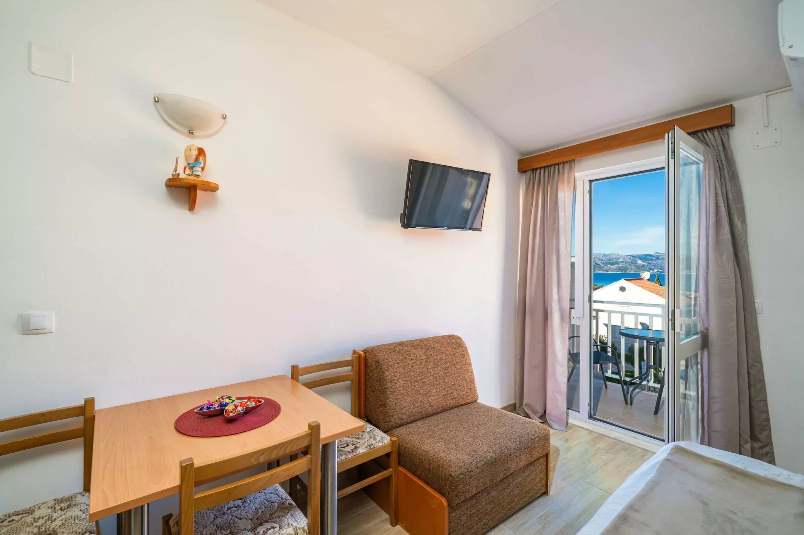 Apartments Senjo - Studio Apartment with Balcony and Sea View (Apartman 2)-Chambre