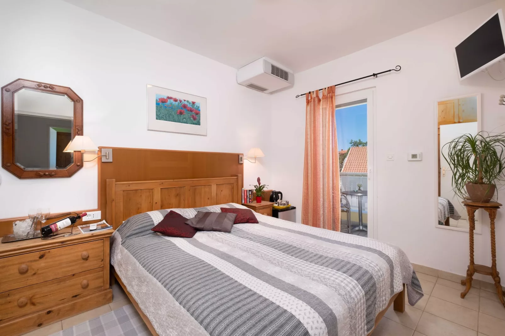 Castelletto - Superior Double Room with Balcony and Airport Transfer - Schlafzimmer