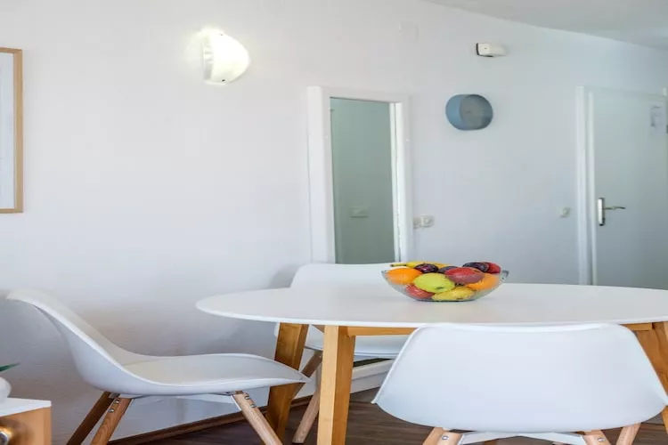 Sunset view apartment - One bedroom apartment with balcony and sea view-Dining room