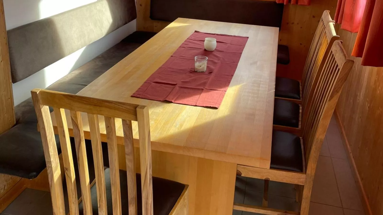 Spatzennest-Dining room