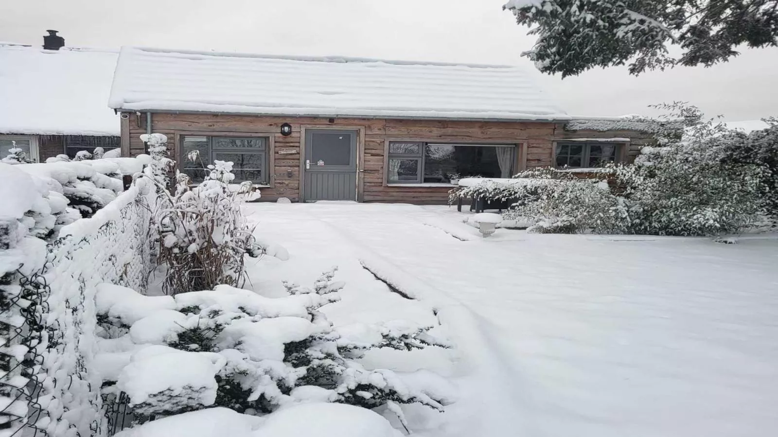 Uilenhof-Exterior in winter