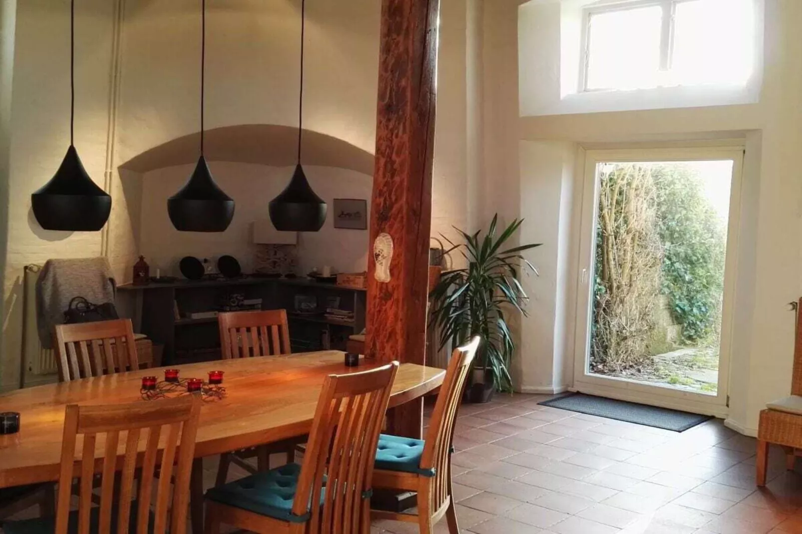 113683-Hall & reception