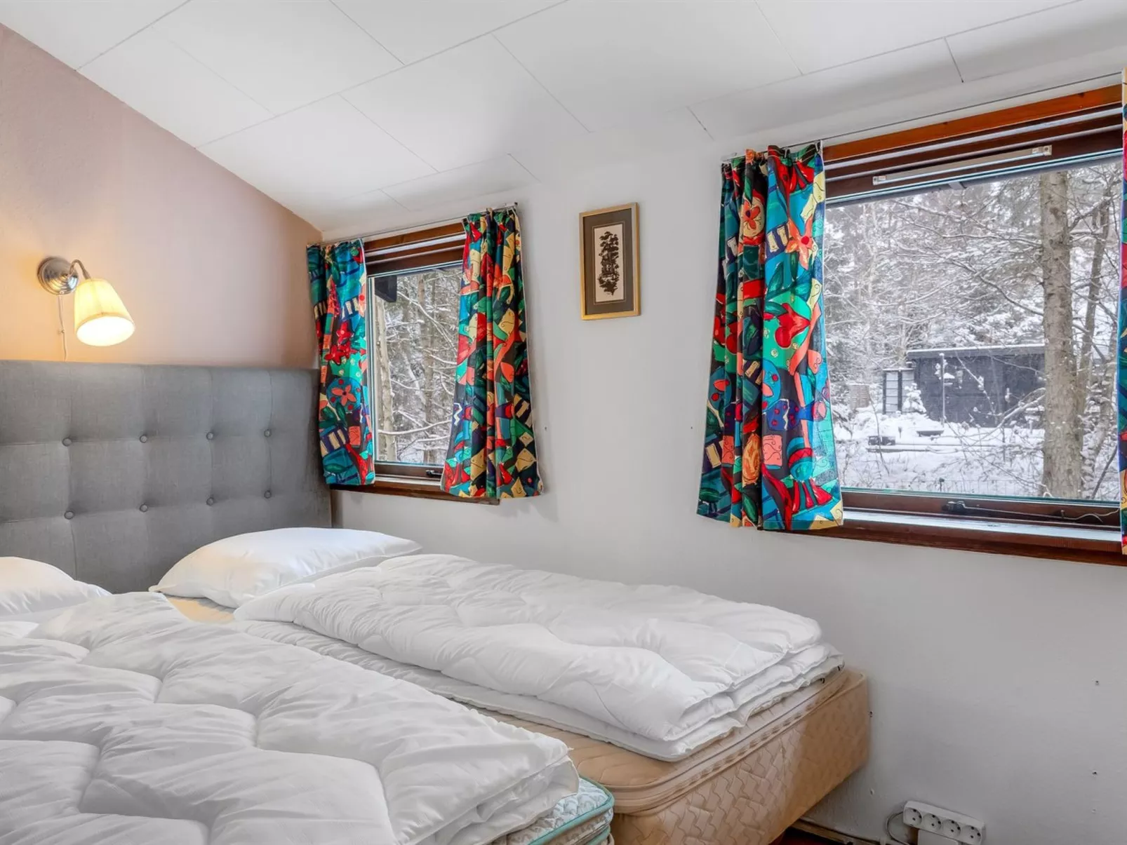 "Lökea" -  from the sea - Drinnen