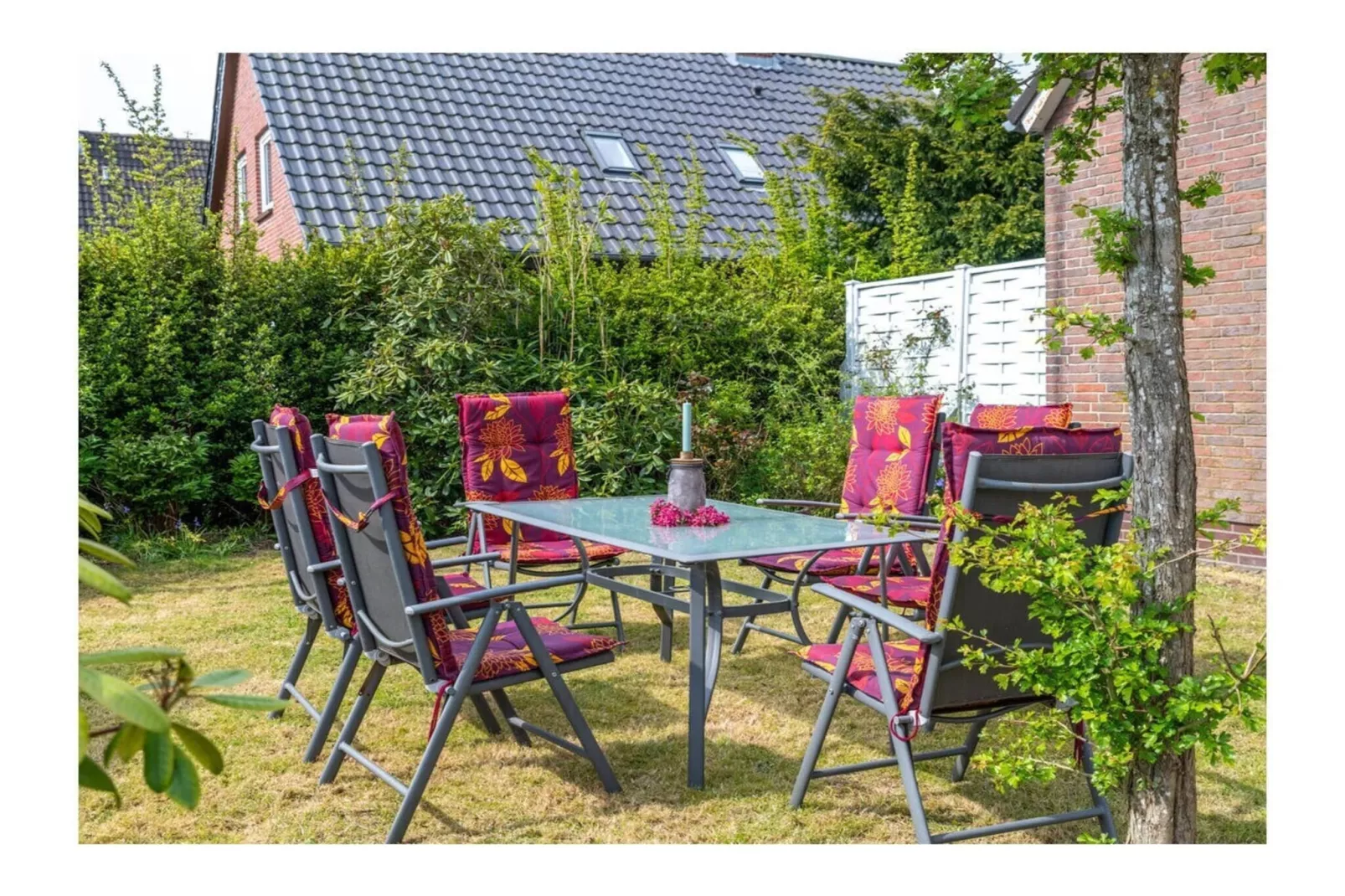 612342-Gardens in summer