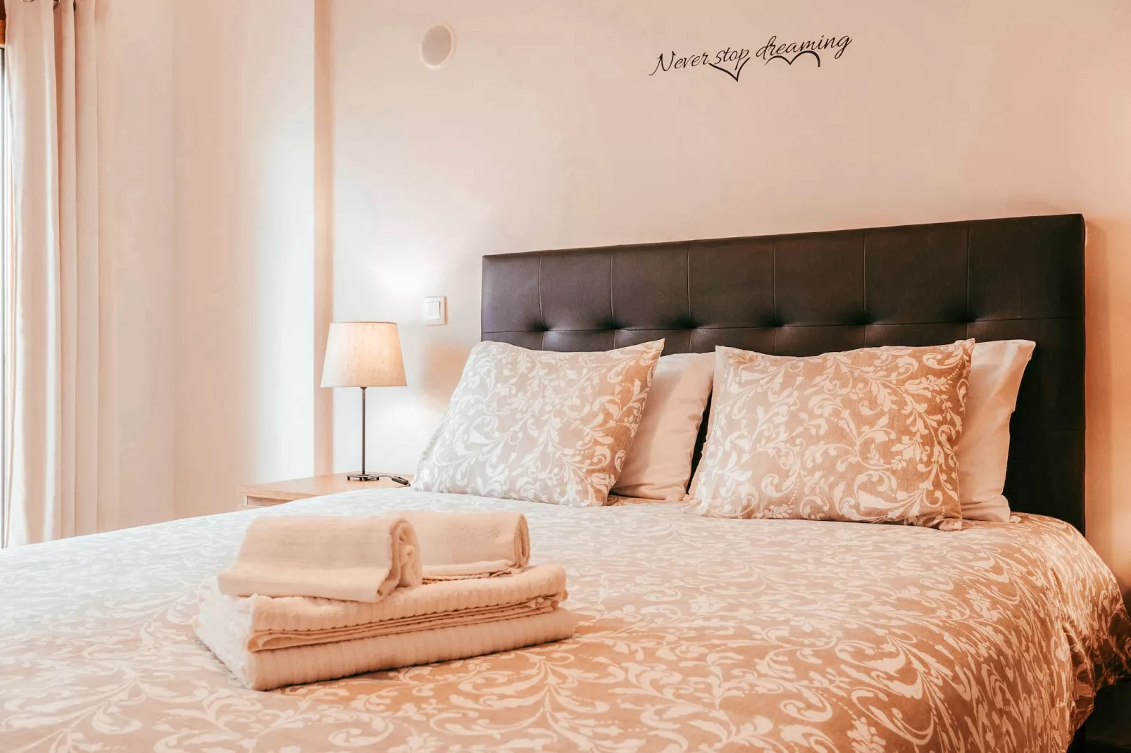 Modern & Elegant 2 bedroom in Amadora by GT House-Schlafzimmer