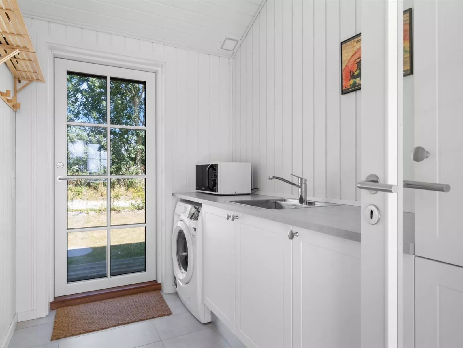 "Edvardsine" - 40m from the sea-Drinnen