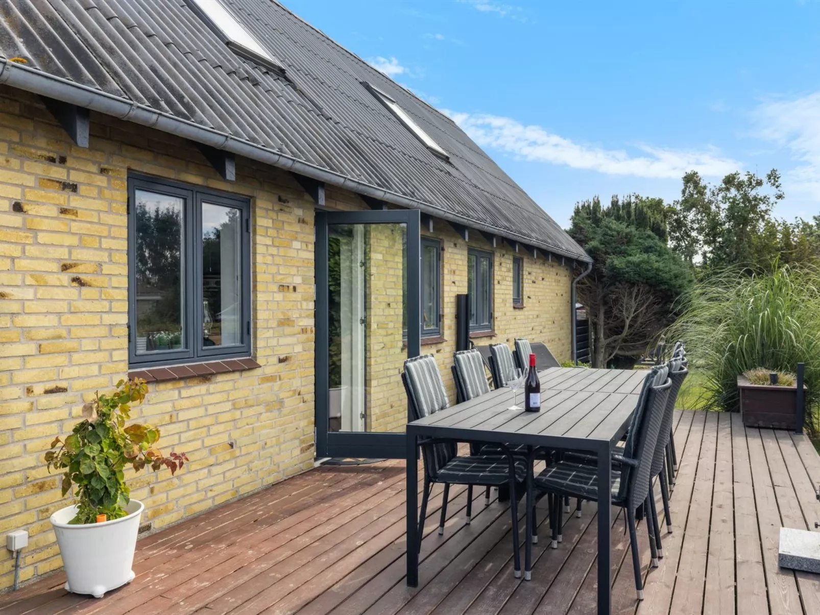 "Ina" - 210m from the sea-Draußen