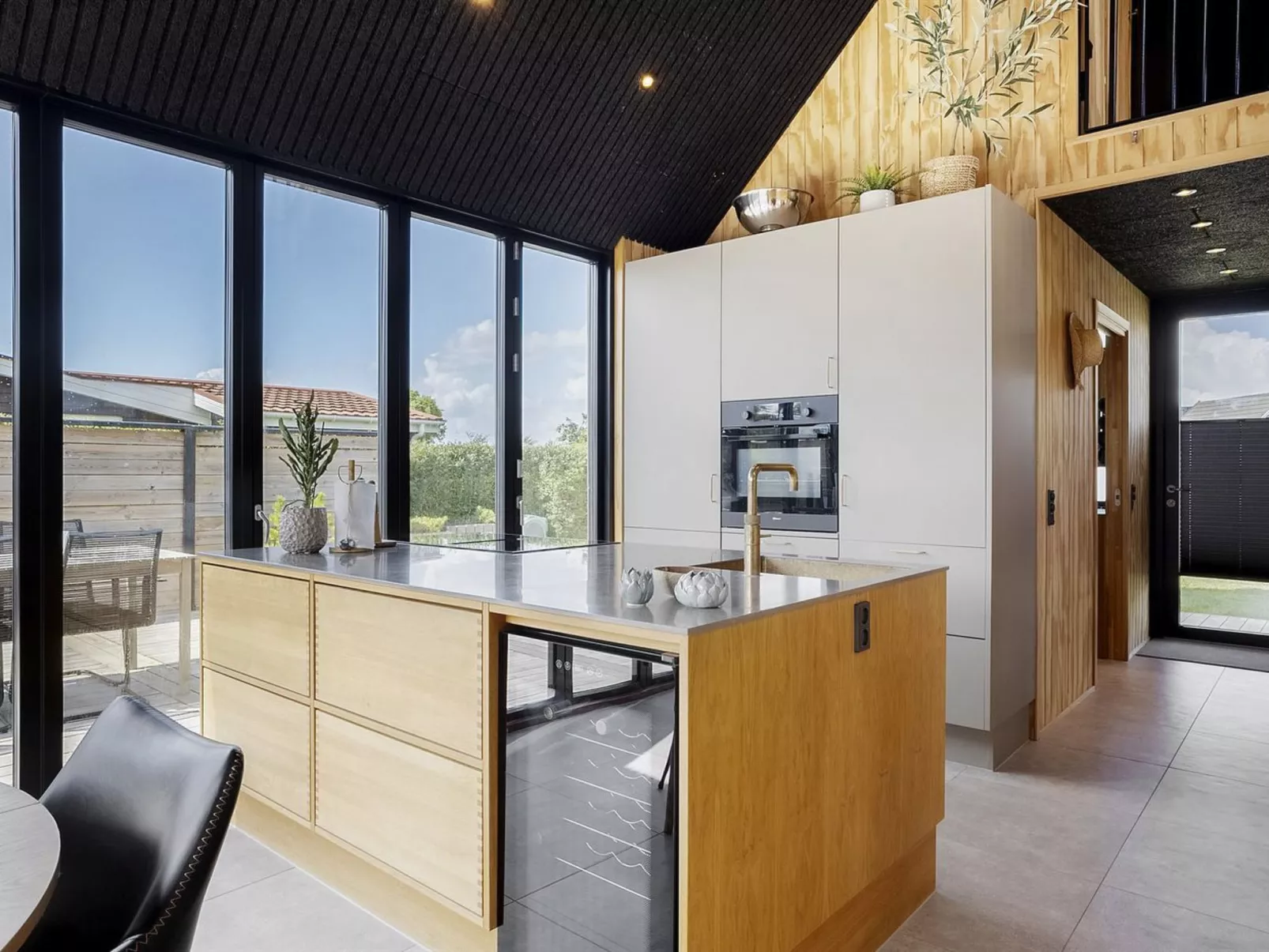 "Greta" - 125m from the sea-Drinnen