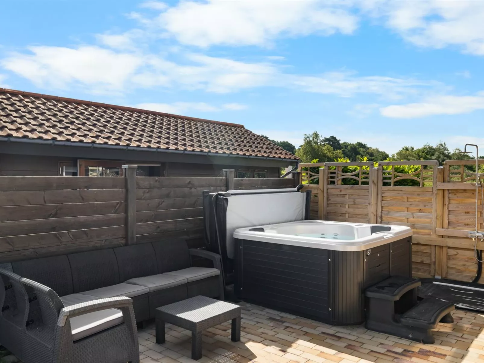 "Yngvy" - 10m from the sea-Drinnen