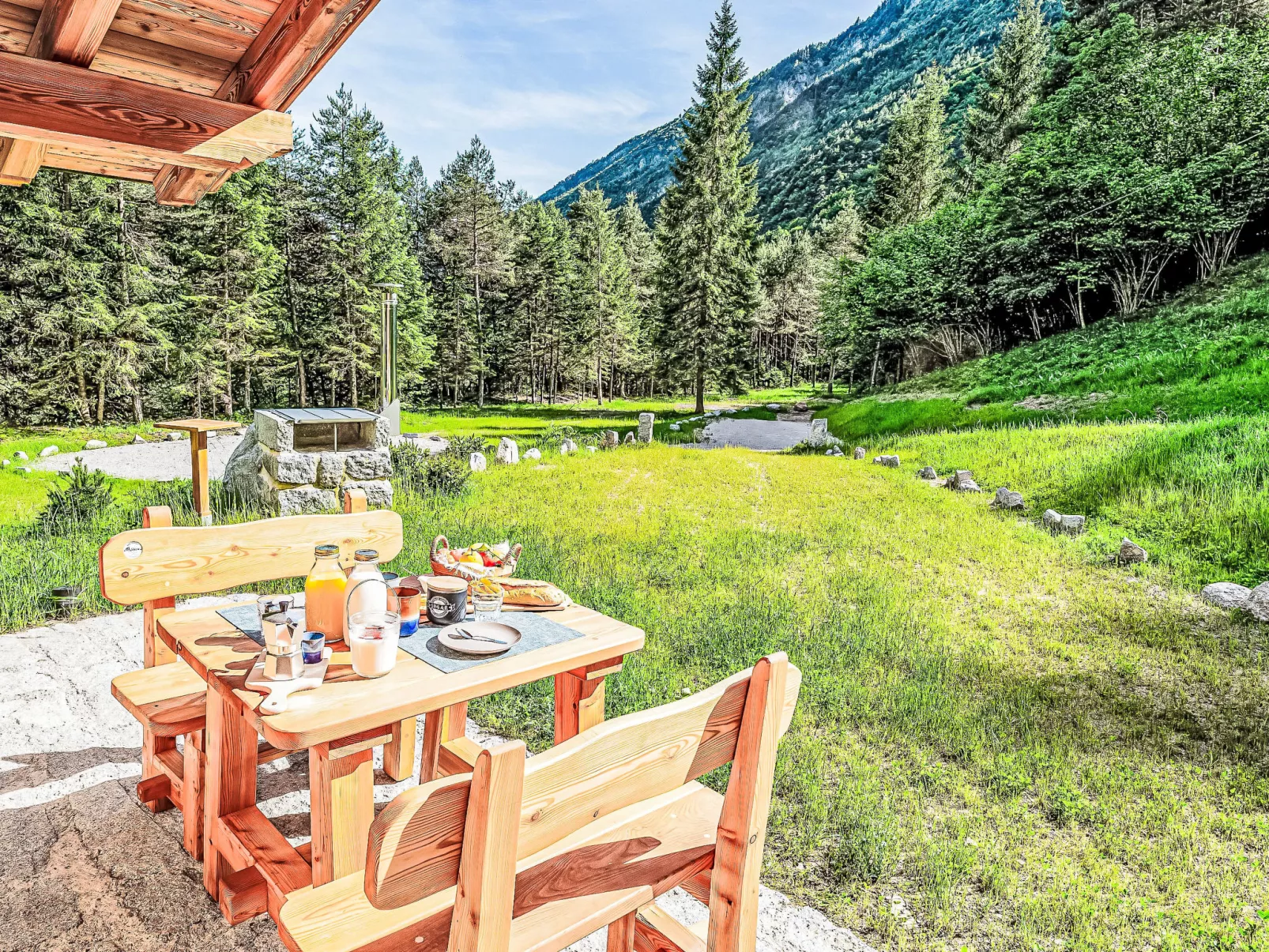 La Granda e la Piciola-Outside