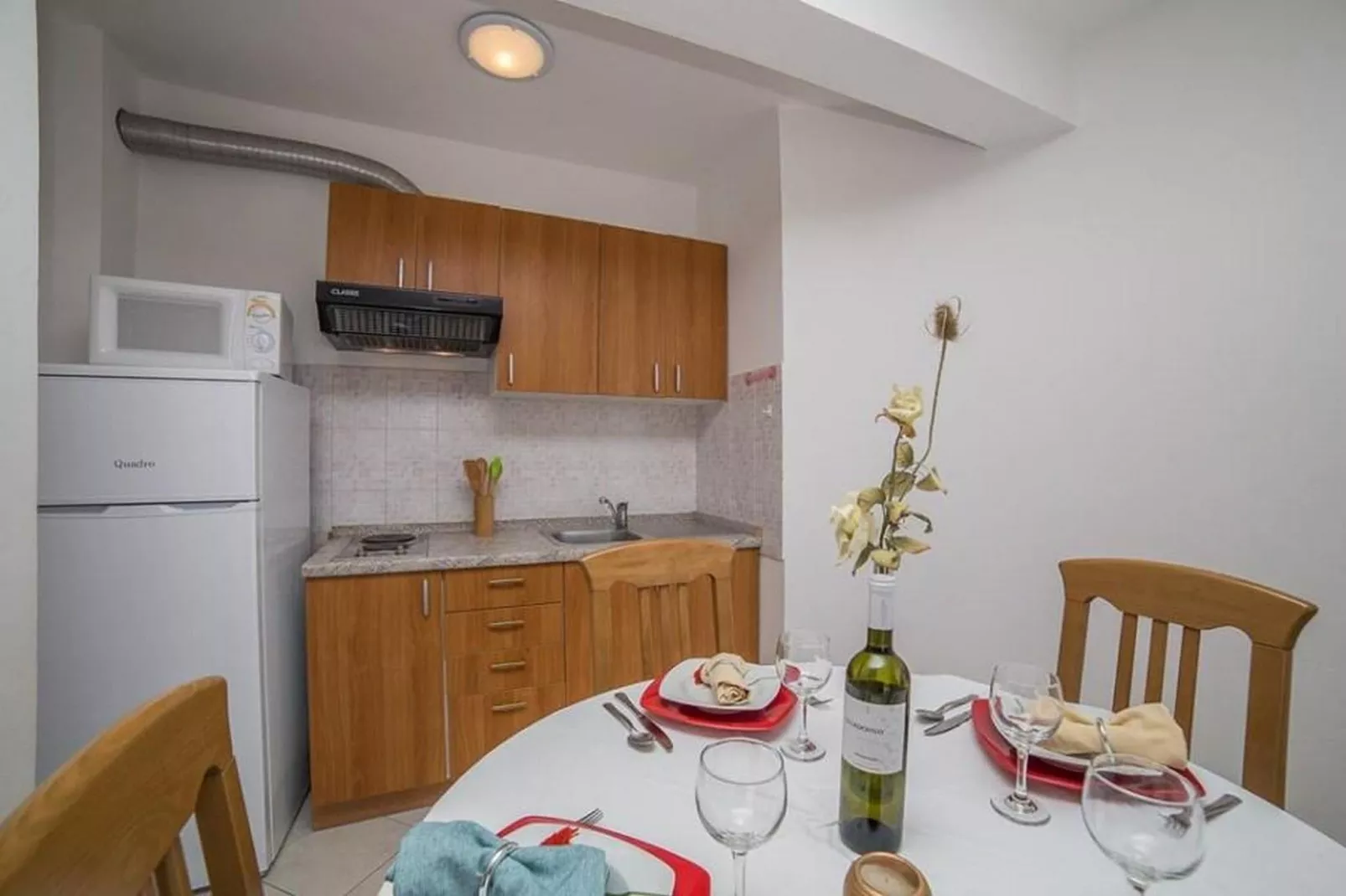 Apartments Anamarija - One Bedroom Apartment with Balcony (A2+2) 1 - Cuisine