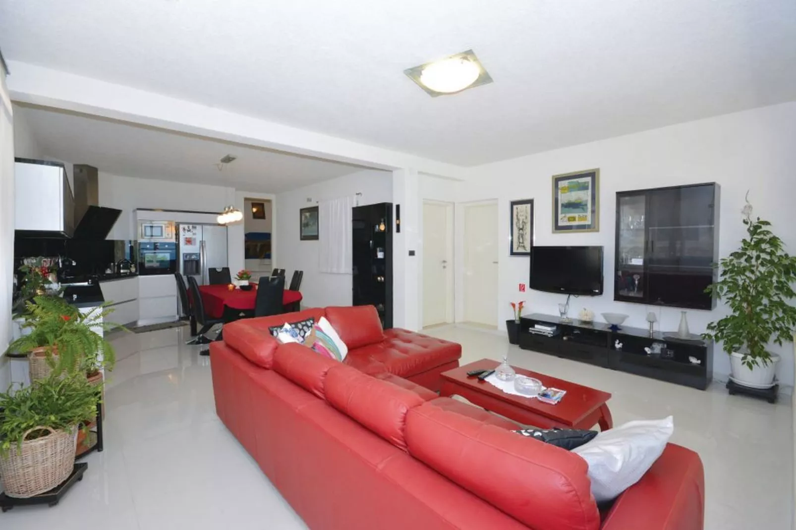 Villa Blanka - Six Bedroom Villa with Swimming Pool and Sea View