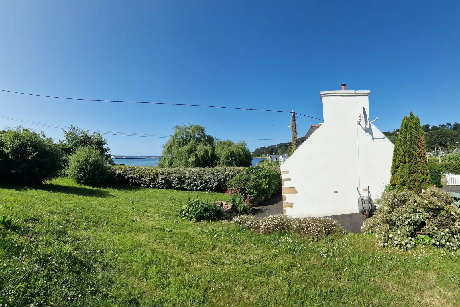 Ensemble de 2 maisons Plougasnou-Gardens summer