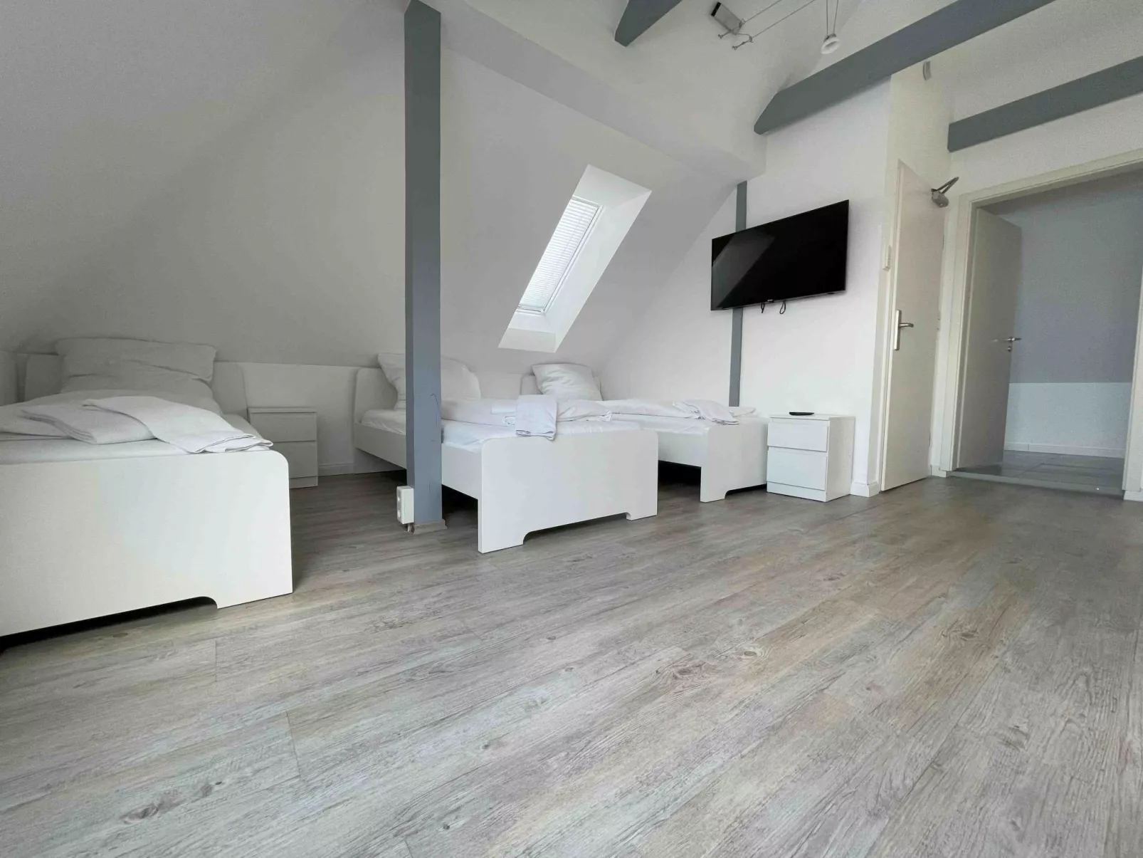 SAD233 - Image-tags.info