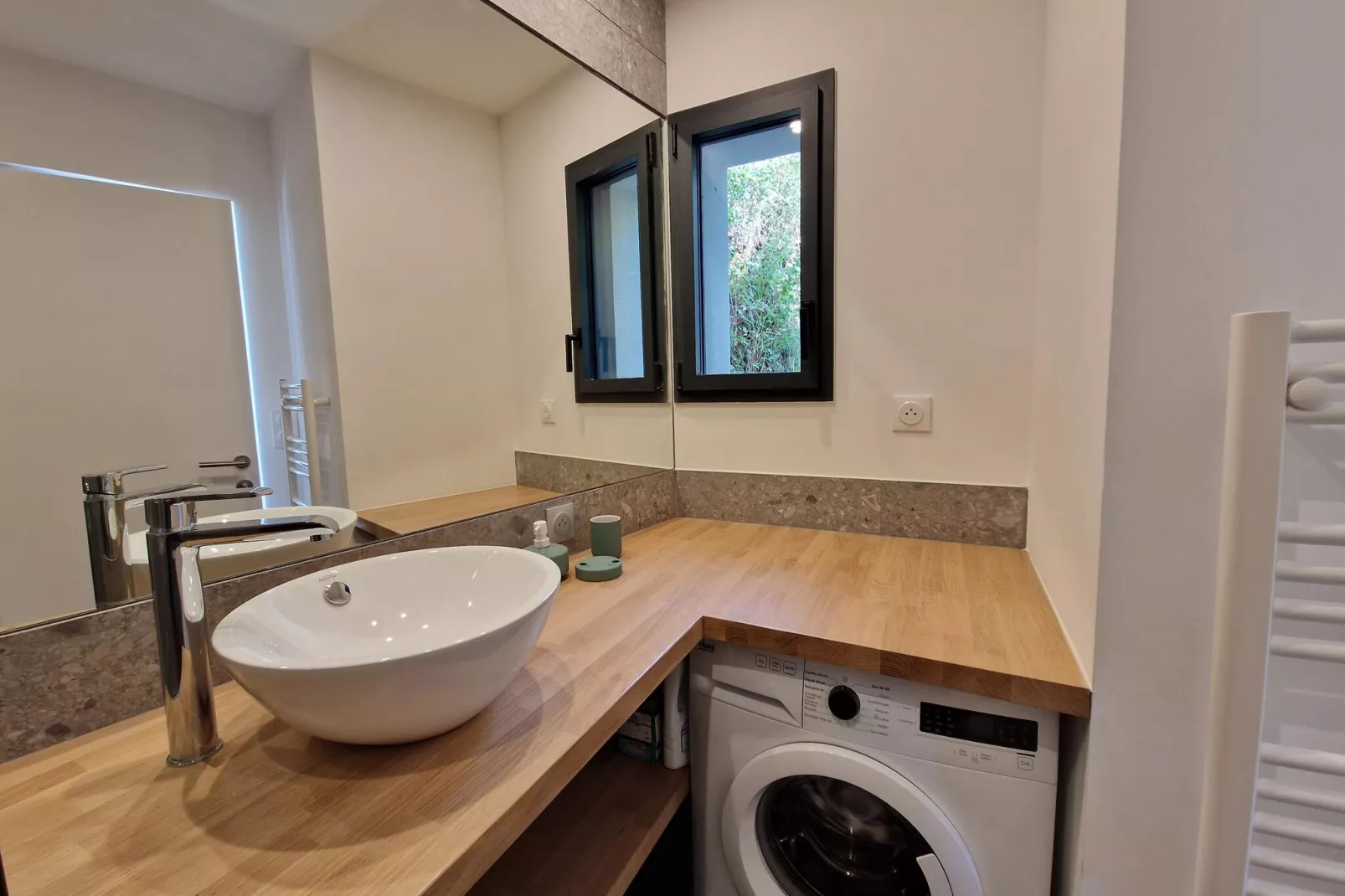 Holiday home in Saint-Jean-du-Doigt Baie de Morlaix-Badezimmer