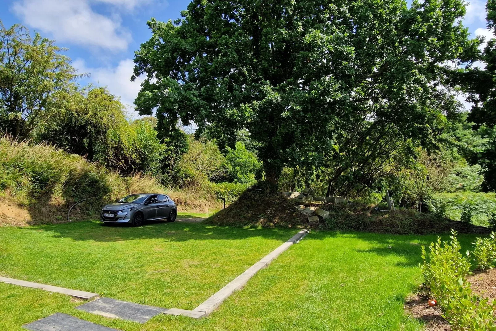 Holiday home in Saint-Jean-du-Doigt Baie de Morlaix-Gärten Sommer