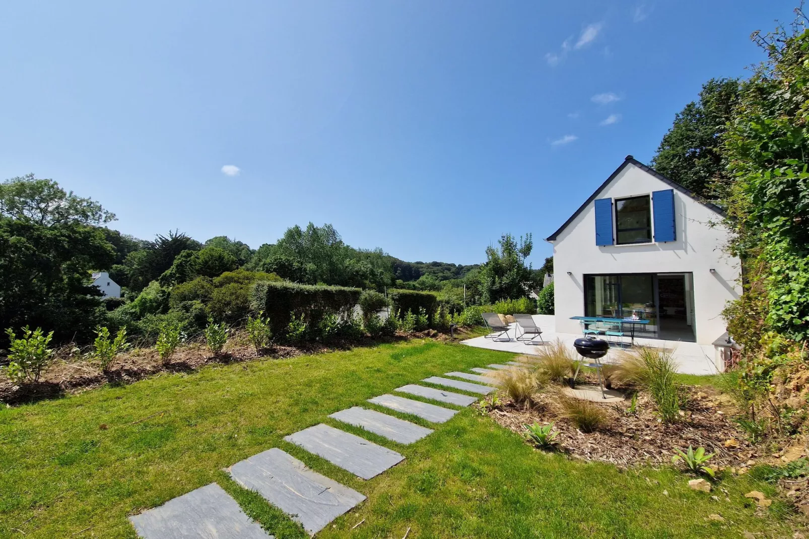 Holiday home in Saint-Jean-du-Doigt Baie de Morlaix-Außenbereich Sommer